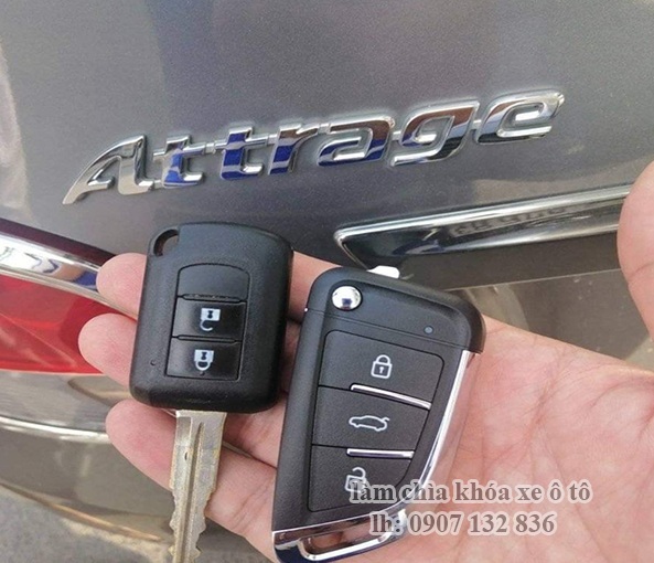 Làm Chìa Khóa Gập Mitsubishi Attrage 