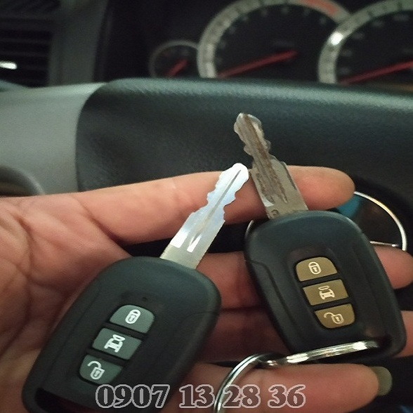 Làm các loại chìa khóa xe hãng chevrolet.