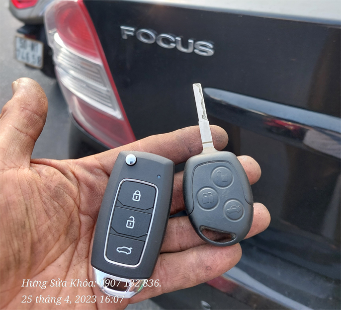 Làm Chìa Khóa Gập Hãng Xe Ford Tại Sài Gòn