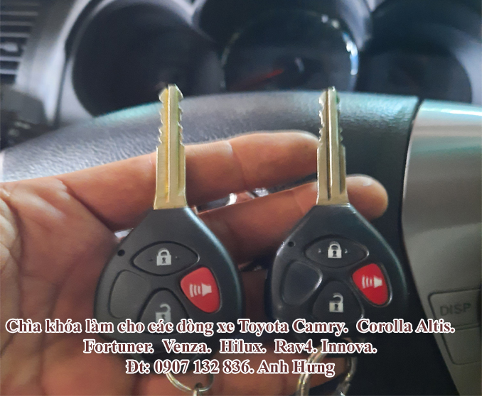 CHÌA KHÓA TOYOTA 3 NÚT