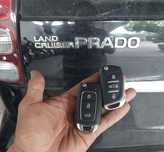 CHÌA KHÓA TOYOTA LAND CRUISER