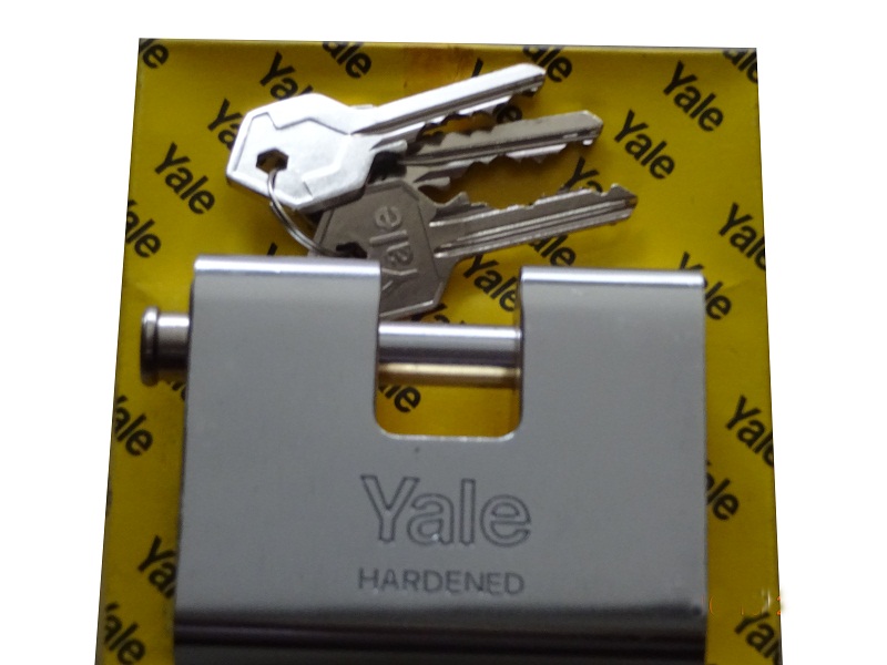 KHÓA YALE CẦU NGANG