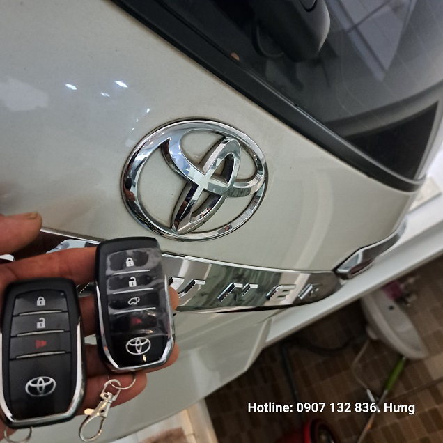 CHÌA KHÓA SMARTKEY TOYOTA FORTUNER